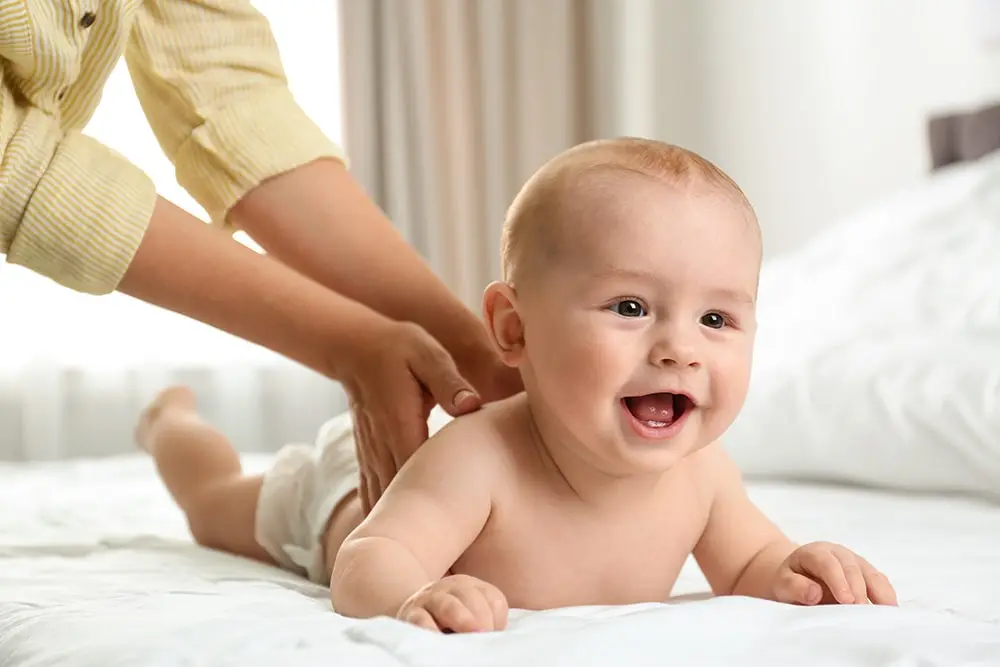 تدليك البطن للتخلص من الغازات